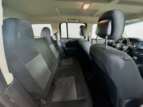 Used 2014 Jeep Patriot Latitude image 29