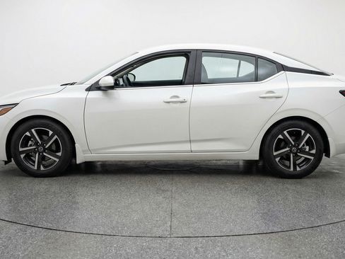 Used 2025 Nissan Sentra SV FWD image 5