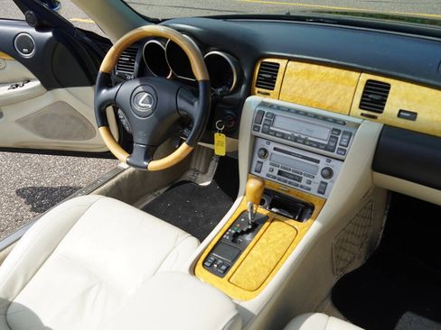 Used 2002 Lexus SC 430 Convertible RWD image 18