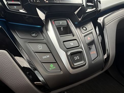 Certified 2024 Honda Odyssey Touring image 19