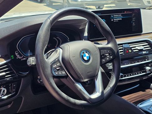 Used 2023 BMW 530e w/ Premium Package RWD image 19