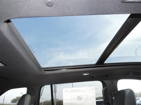 New 2026 Buick Enclave Avenir image 10