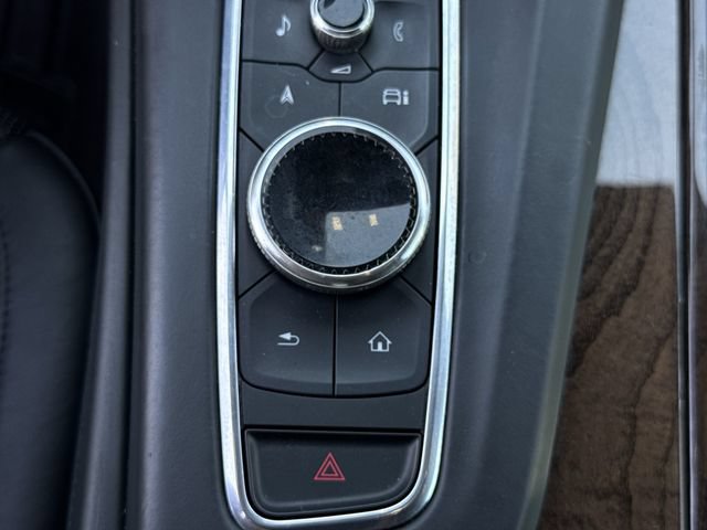 Used 2022 Cadillac Escalade Premium Luxury Platinum w/ Heavy-Duty Trailer Package AWD/4WD image 18