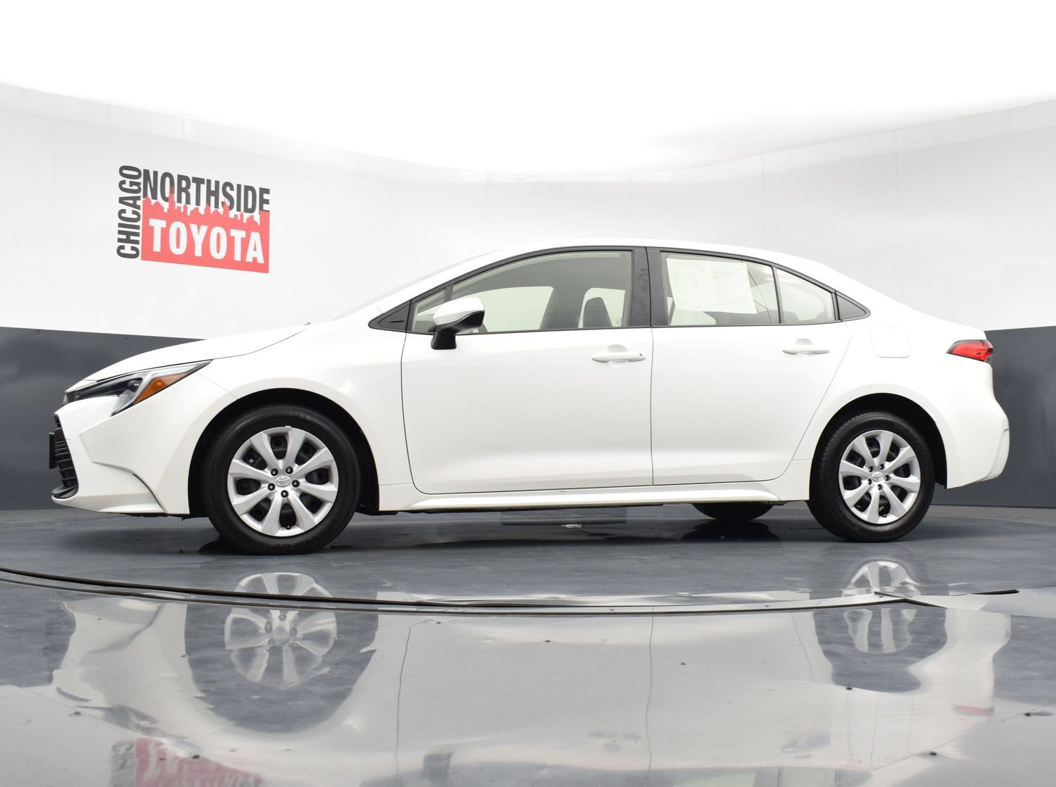 Used 2025 Toyota Corolla LE FWD image 24