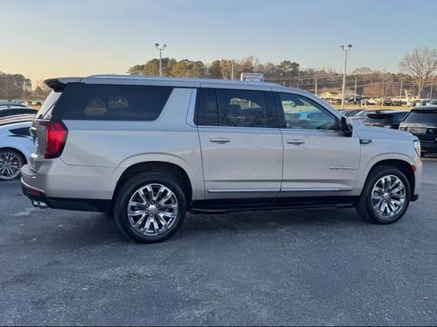Used 2021 GMC Yukon XL Denali AWD/4WD image 7