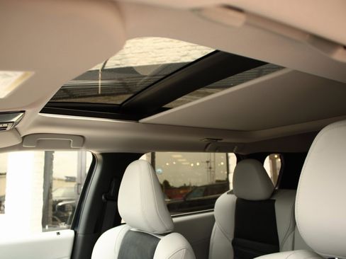 New 2025 Mitsubishi Outlander SE image 4