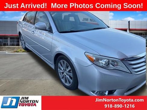 Used 2011 Toyota Avalon Limited image 1