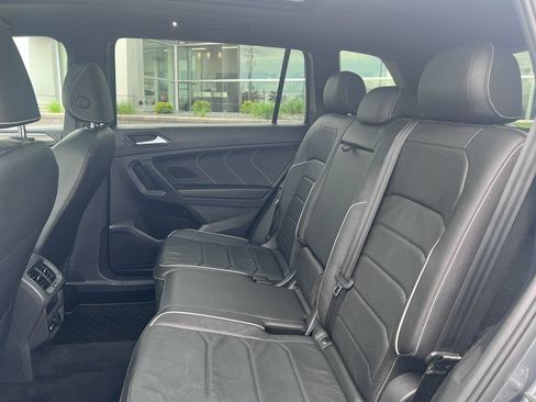 Used 2022 Volkswagen Tiguan SEL R-Line AWD/4WD image 13