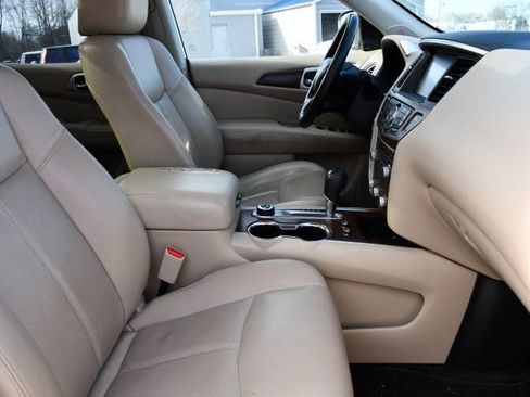 Used 2020 Nissan Pathfinder Platinum AWD/4WD image 29