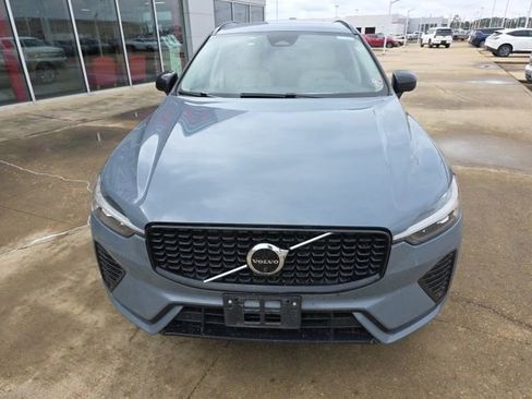 Used 2023 Volvo XC60 B5 Plus image 3