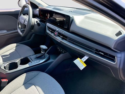 New 2025 Kia K4 LXS image 26