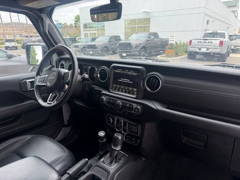 Used 2023 Jeep Wrangler Unlimited Sahara w/ Cold Weather Group AWD/4WD image 17
