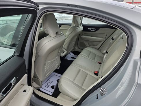 Used 2024 Volvo S60 B5 Plus image 16