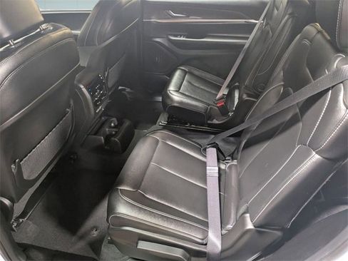 Used 2025 Jeep Grand Cherokee L Limited w/ Black Appearance Package image 23