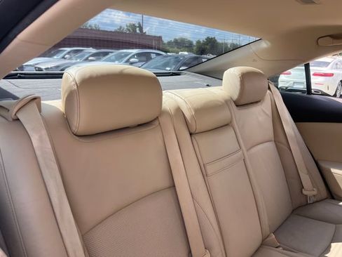 Used 2010 Lexus ES 350 w/ Preferred Accessory Package FWD image 24