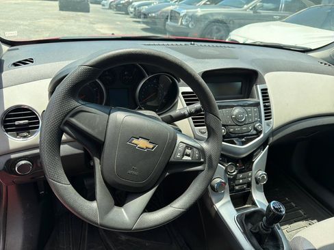 Used 2015 Chevrolet Cruze L FWD image 8