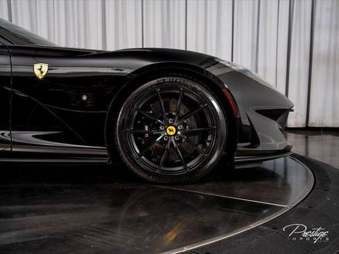 Used 2019 Ferrari 812 Superfast RWD image 17
