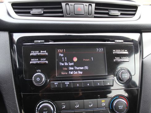 Used 2016 Nissan Rogue S image 26