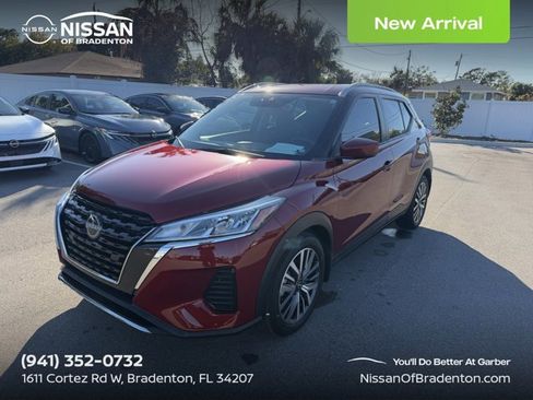 Certified 2023 Nissan Kicks SV image 1