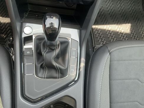 New 2026 Volkswagen Taos SE FWD image 28