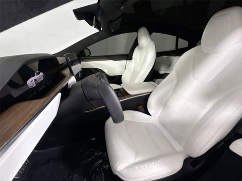 Used 2022 Tesla Model S image 3