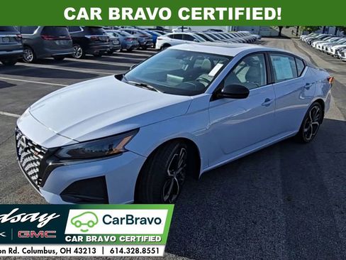 Used 2023 Nissan Altima 2.5 SR w/ SR Premium Package FWD image 4