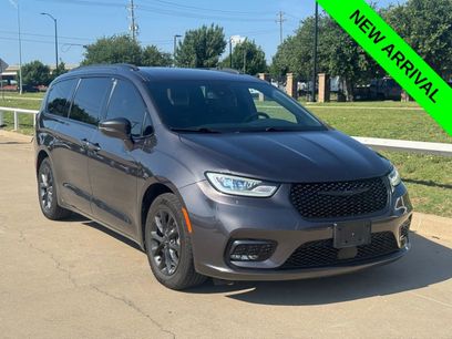 Used 2021 Chrysler Pacifica Touring-L w/ S Appearance Package
