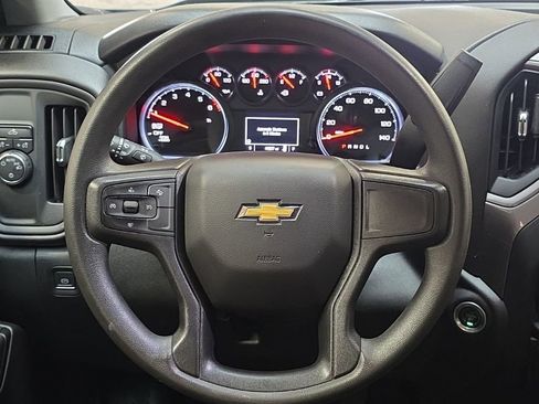 Used 2023 Chevrolet Silverado 1500 Custom image 18