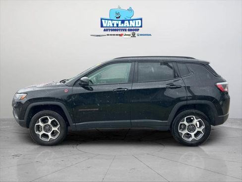 Certified 2022 Jeep Compass Trailhawk AWD/4WD image 2
