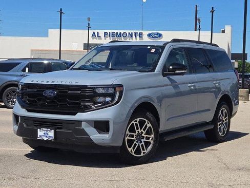 Certified 2025 Ford Expedition Active AWD/4WD image 1