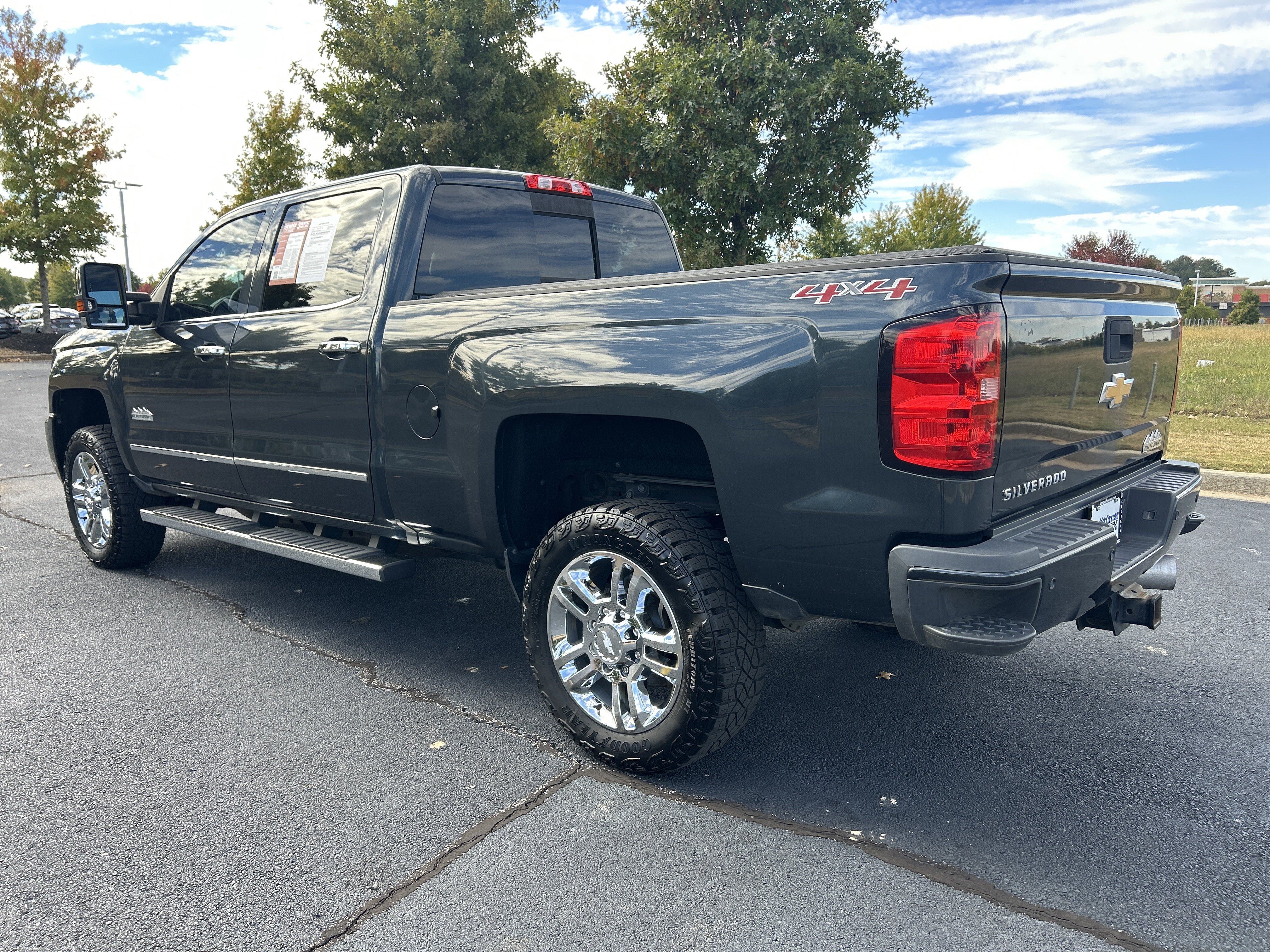 Used 2017 Chevrolet Silverado 2500 High Country w/ Duramax Plus Package AWD/4WD image 7