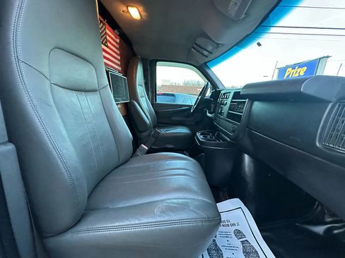 Used 2013 Chevrolet Express 2500 image 17