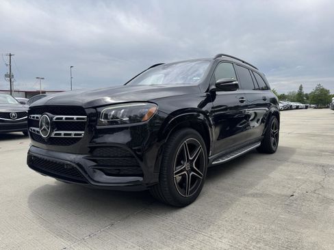 Used 2023 Mercedes-Benz GLS 580 4MATIC image 3