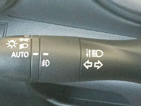 Used 2019 Nissan Kicks SR w/ SR Premium Package image 27