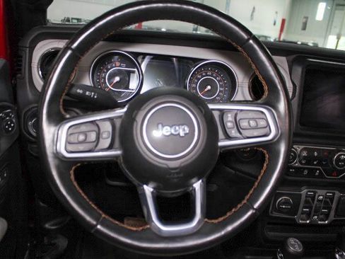Used 2021 Jeep Gladiator Overland image 11