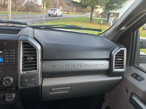 Used 2018 Ford F250 XLT image 33