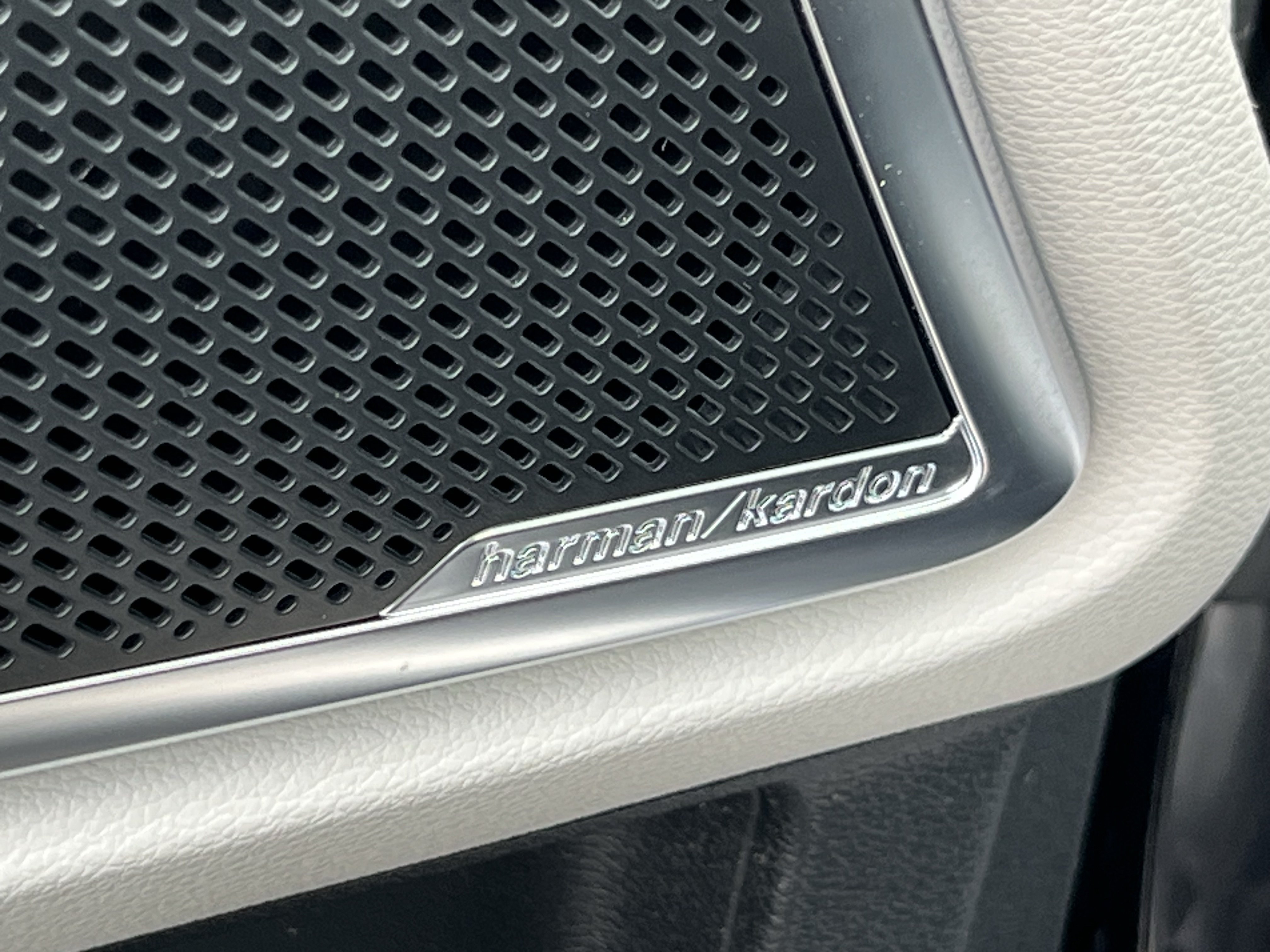 Used 2022 Kia Telluride SX w/ SX Prestige Package AWD/4WD image 23
