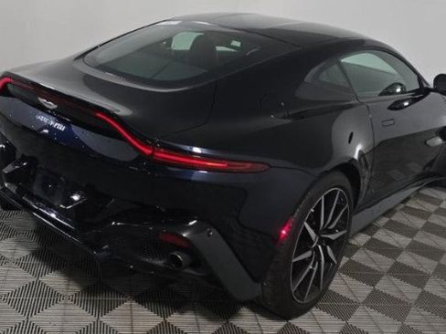 Used 2019 Aston Martin V8 Vantage Coupe image 4