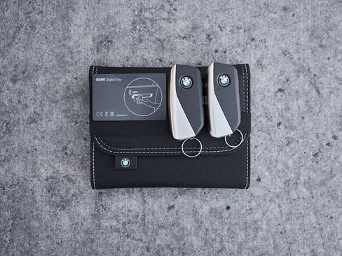 Used 2026 BMW 550e xDrive image 76