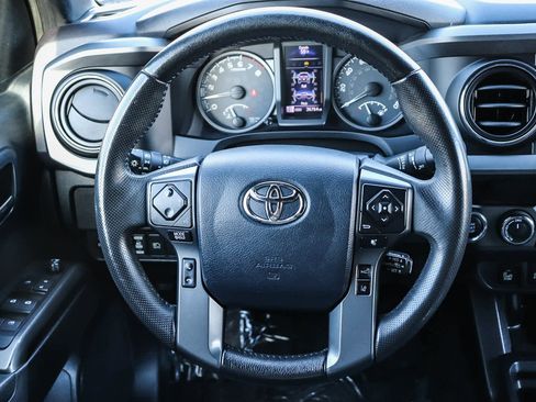 Used 2019 Toyota Tacoma TRD Off-Road w/ Technology Package image 17