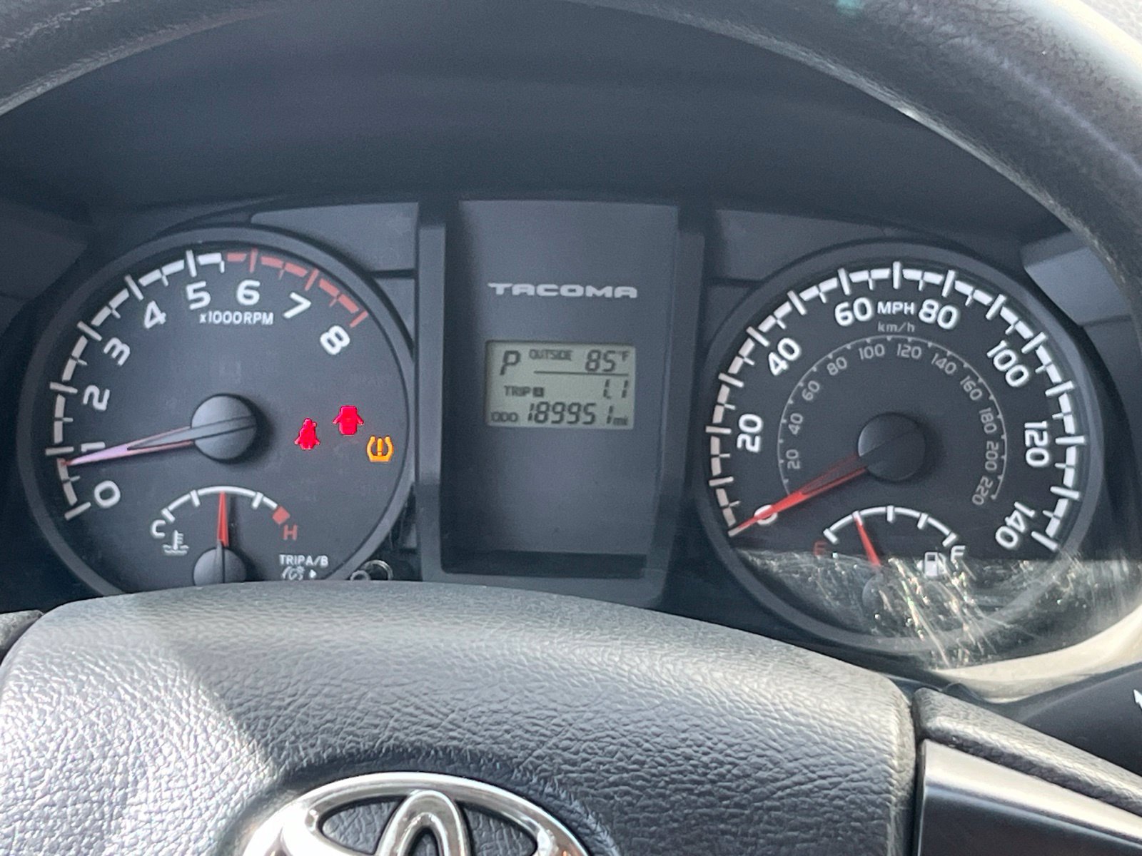 Used 2017 Toyota Tacoma SR w/ SR Convenience Package RWD image 21