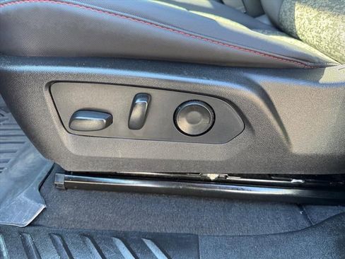 Used 2024 Chevrolet Colorado Z71 w/ Z71 Convenience Package 2 image 14