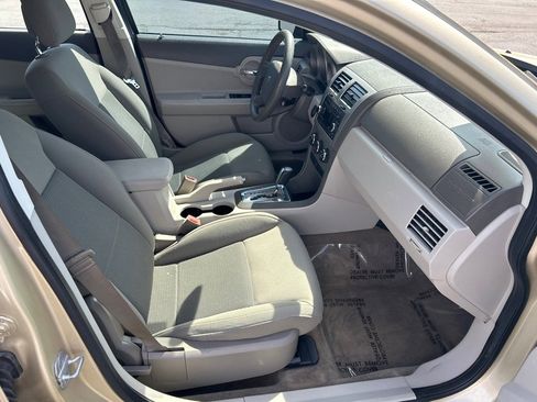 Used 2010 Dodge Avenger SXT image 12