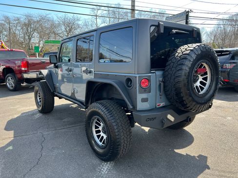 Used 2015 Jeep Wrangler Unlimited Rubicon w/ Dual Top Group image 4