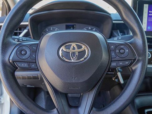 Used 2024 Toyota Corolla LE image 12