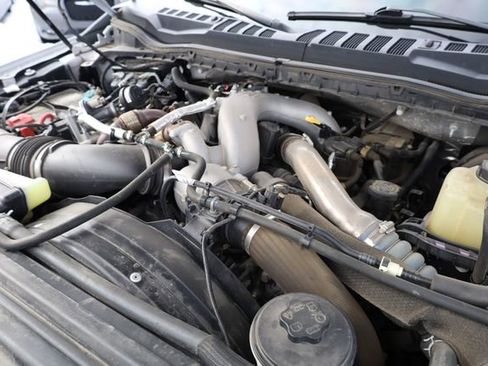 Used 2021 Ford F250 XLT w/ FX4 Off-Road Package image 9