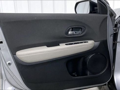 Used 2019 Honda HR-V LX image 20