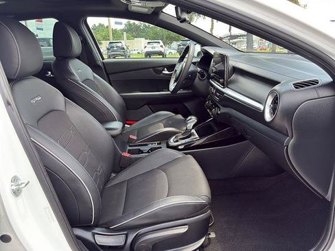 Used 2022 Kia Forte GT-Line w/ GT-Line Premium Package FWD image 16