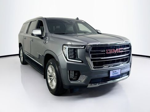 Used 2022 GMC Yukon XL SLT w/ SLT Premium Package AWD/4WD image 3
