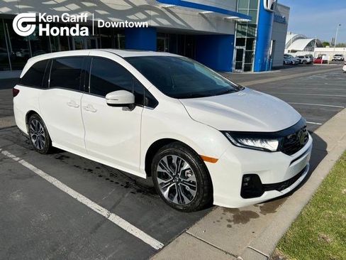 Used 2025 Honda Odyssey Elite image 1